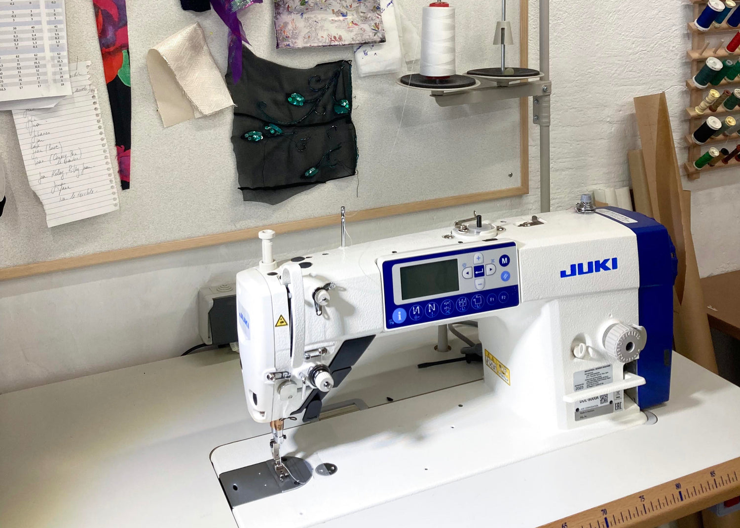 machine industrielle pour réviser son CAP métier de la mode, flou ou tailleur